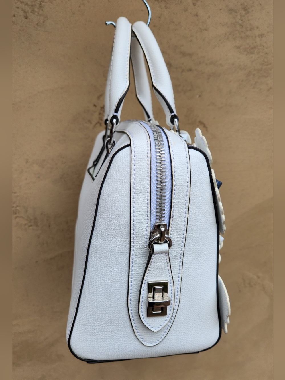 Rare Henri Bendel White Floral Appliqué Satchel - Limited Edition - Picture 6 of 13